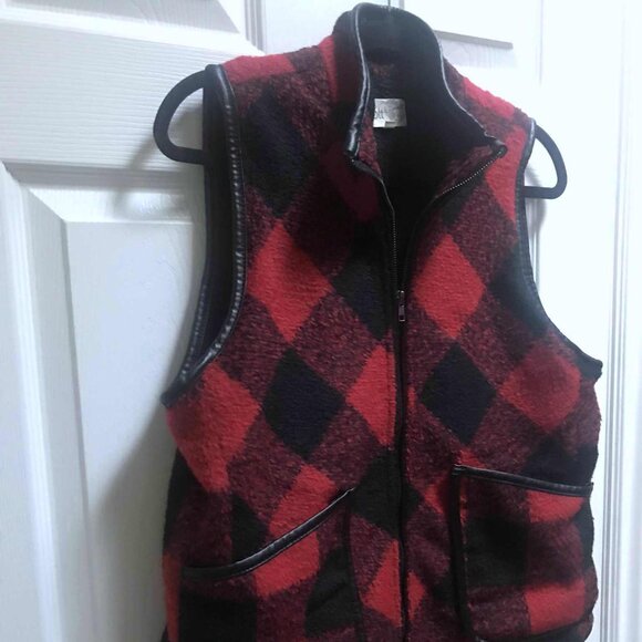 Cute Red and Black Buffalo Plaid Vest - Picture 4 of 12